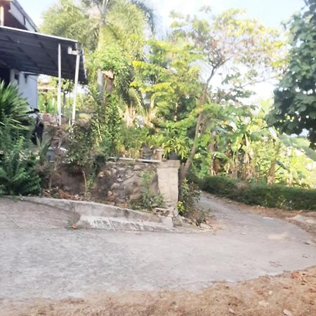 Villa Tasya ลาบวนบาโจ ภายนอก รูปภาพ